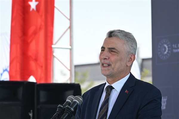 Bakan Bolat, Bağdat-Türk İhraç Ürünleri Fuarı’na katıldı