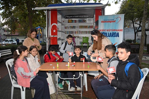 Gezici Kütüphane, mahalleri ziyaret etti