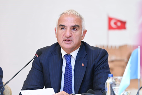 Bakan Ersoy: Galata Kulesi’ni aydınlattık