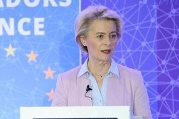 von der Leyen: Avrupa, jeoekonomik ağırlığını stratejik sektörler için kullanmalı