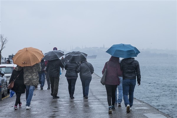 İstanbul’a fırtına ve kuvvetli yağış uyarısı