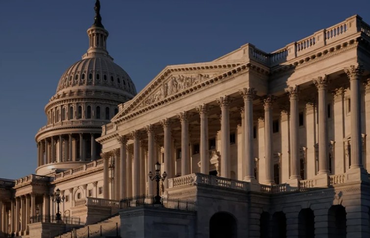 ABD Senatosu’nda yapılan oylamada Trump’ın gümrük vergileri geçersiz kılındı